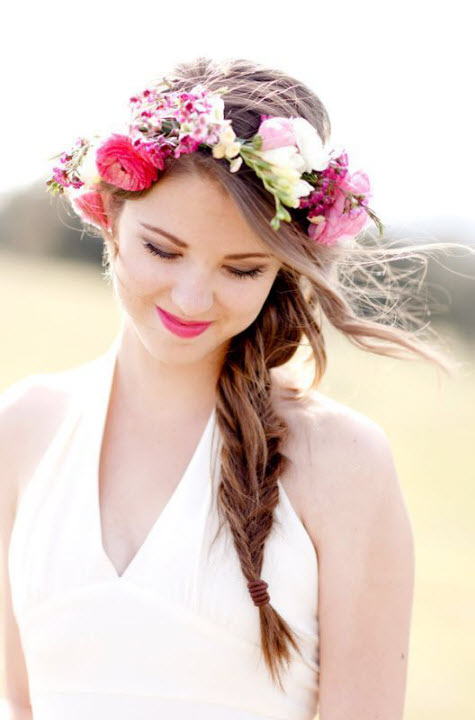 Vjenčane frizure s cvjetnim vijencima