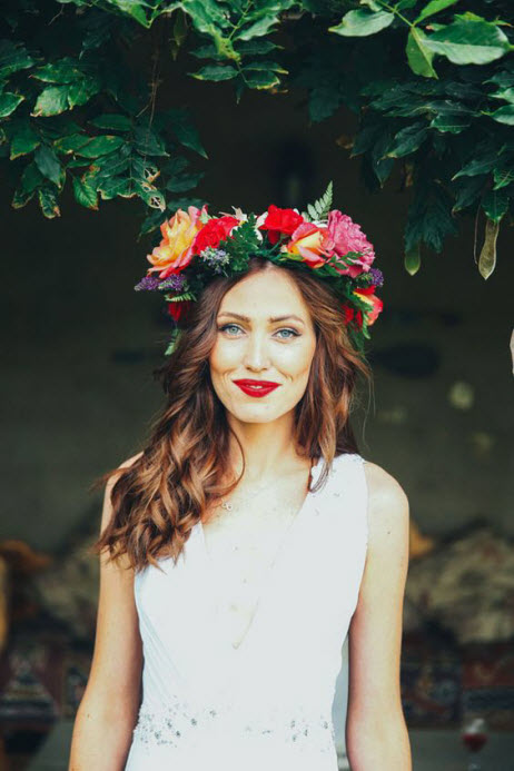 Wedding hairstyles with flower wreaths