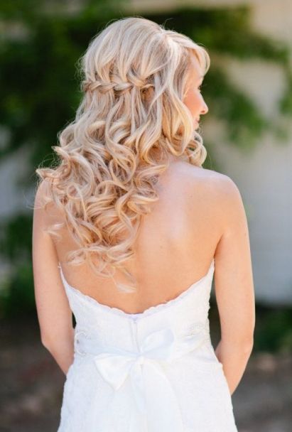 Vestuvių šukuosenos: pynimas ilgiems plaukams