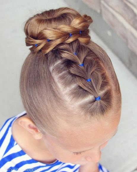 Những kiểu tóc đơn giản cho bé gái đi học